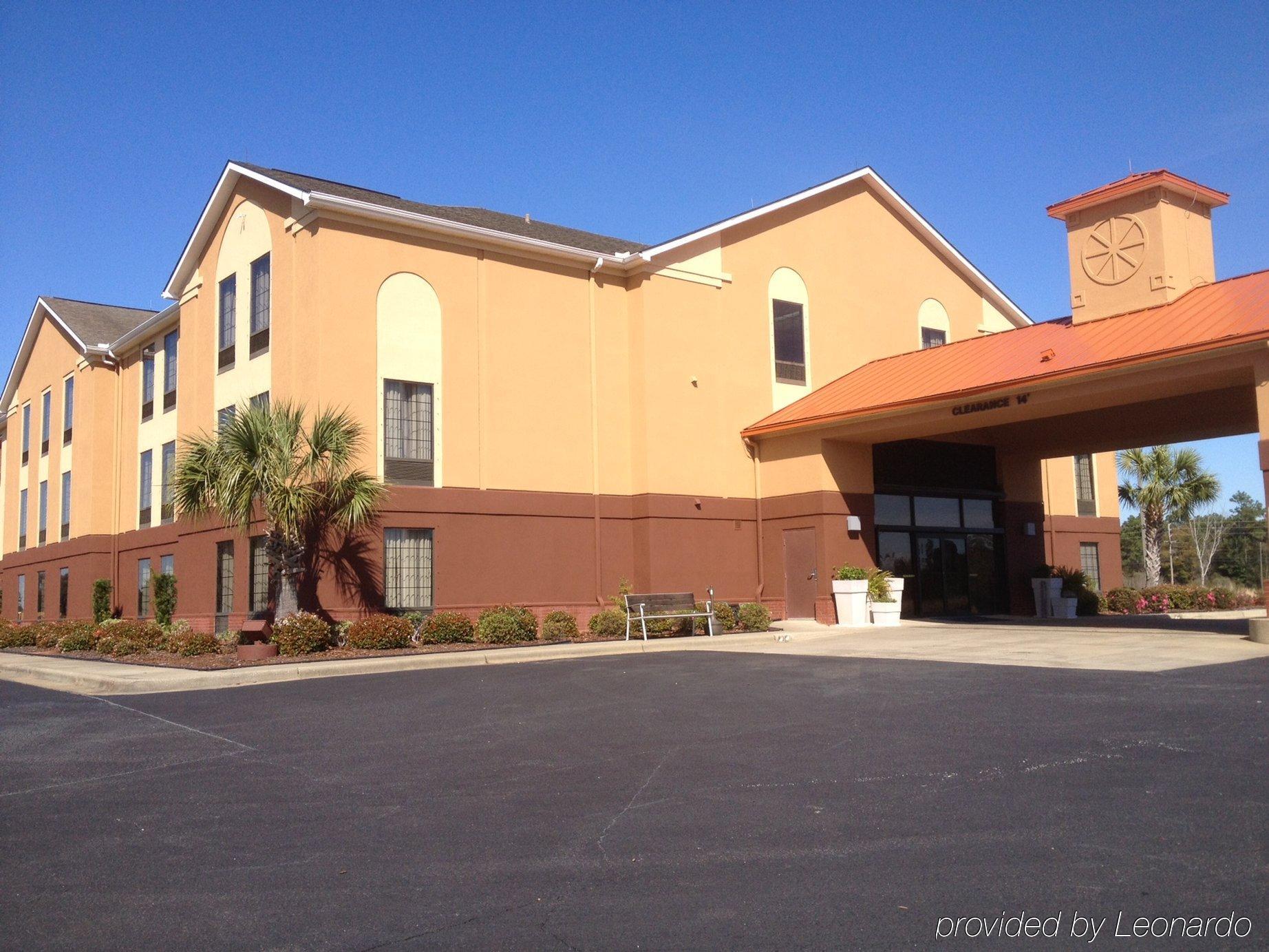 Holiday Inn Express & Suites Milton East I-10, An Ihg Hotel Exterior photo