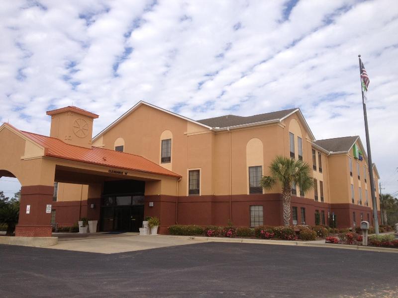 Holiday Inn Express & Suites Milton East I-10, An Ihg Hotel Exterior photo